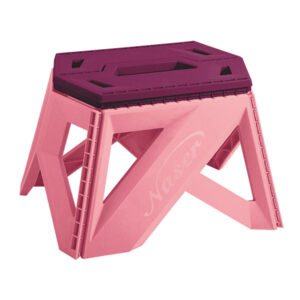 چهارپایه پلاستیکی تاشو ناصر پلاستیک مدل 616 به رنگ صورتی و بنفش می باشد، سوراخ ها و حفره هایی نیز در آن تعبیه شده است.