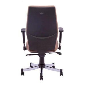 صندلی کارمندی رایانه صنعت مدل K918 گلدیس از زاویه پشت نمایان است و پشتی و دیگر اعضای آن را می توانید ببینید.