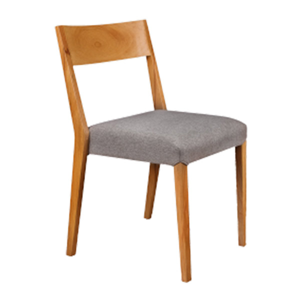 صندلی چوبی نیلپر مدل جیلارد 474 بسیار ساده اما زیباست و ساختاری مستحکم دارد