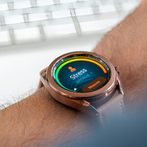 ساعت هوشمند سامسونگ مدل Galaxy Watch 3 SM-R850 41mm بر روی دست